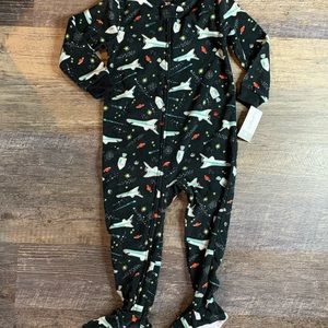 New, with tags. Carters fleece footed pjs, 3T